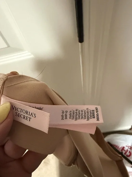 Victoria's Secret Smooth T-Shirt Bra — Nude Blush - Picture 5 of 6